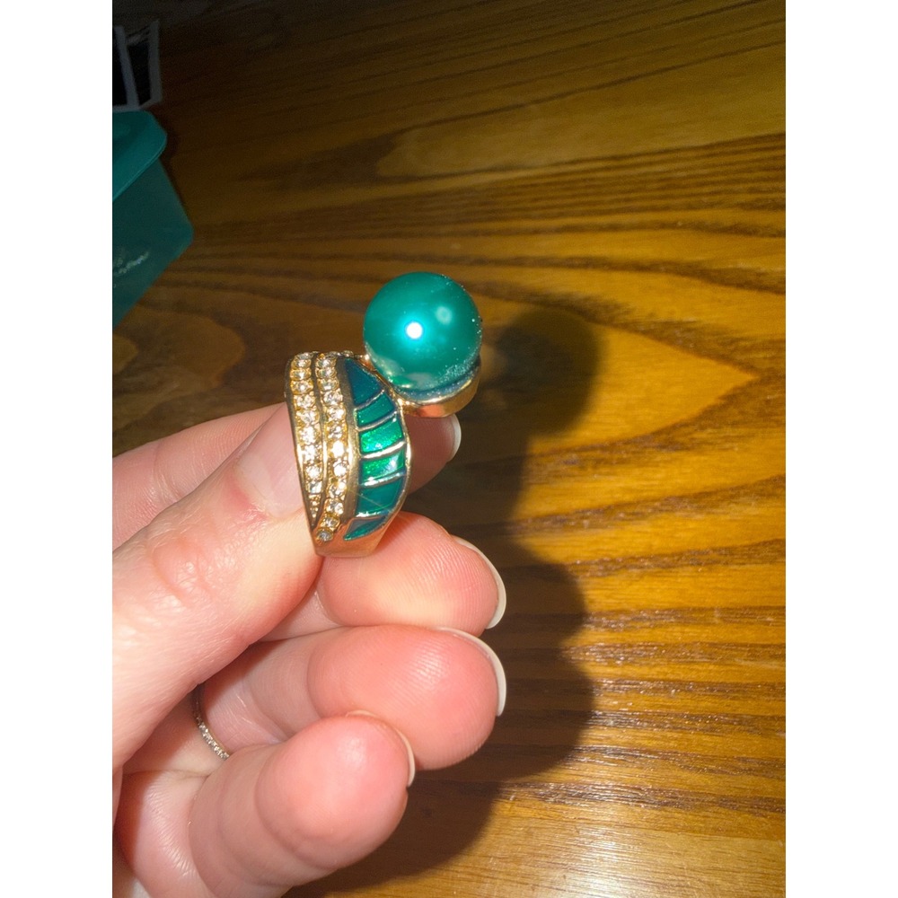 Gold Tone Teal Faux Pearl Green Enamel Rhinestone Statement Ring Size 9 - Picture 5 of 7